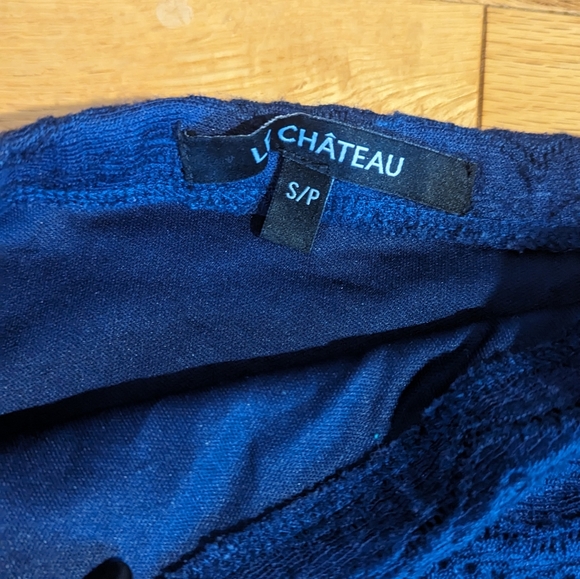 Size small le Chateau pencil skirt - Picture 4 of 4